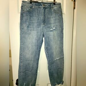 Risen distressed jeans